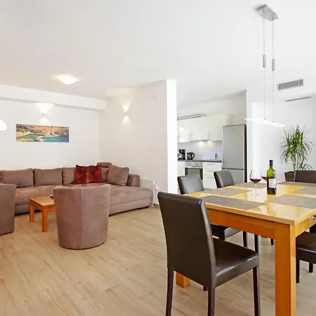1 Laura By Interhome *