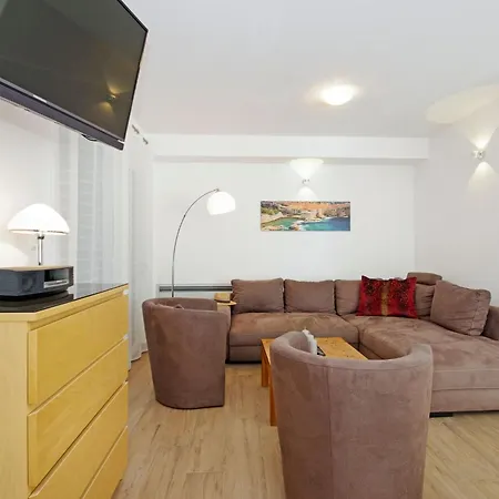 1 Laura By Interhome *
