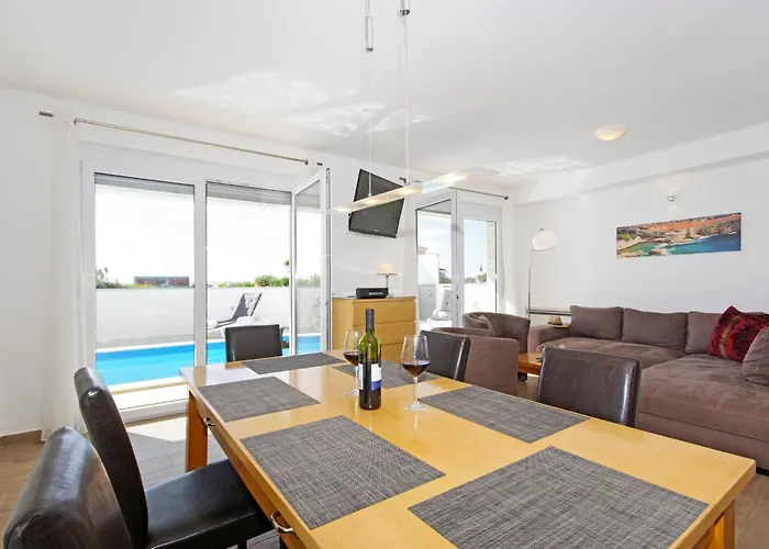 1 Laura By Interhome Апартаменты