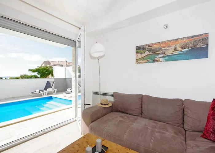 1 Laura By Interhome *