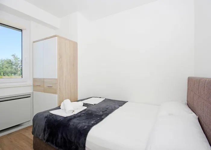 1 Laura By Interhome
