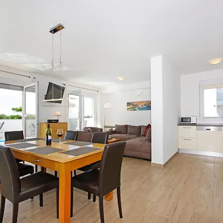 Apartment 1 Laura By Interhome *