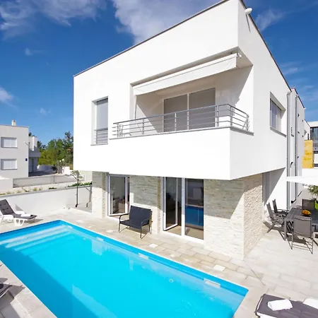 1 Laura By Interhome Appartement *